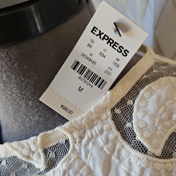 Elegant Cream Lace Top - Picture 2 of 5